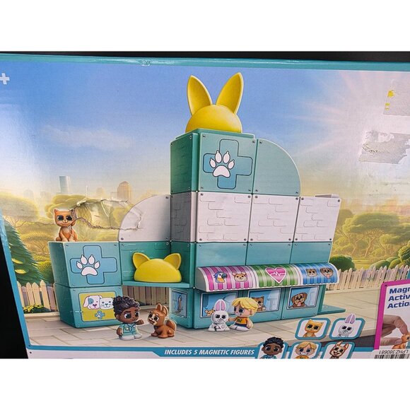 Tiletown Pet Clinic and Rescue Magnetic Tile Set Creative Building Playset - Picture 2 of 9